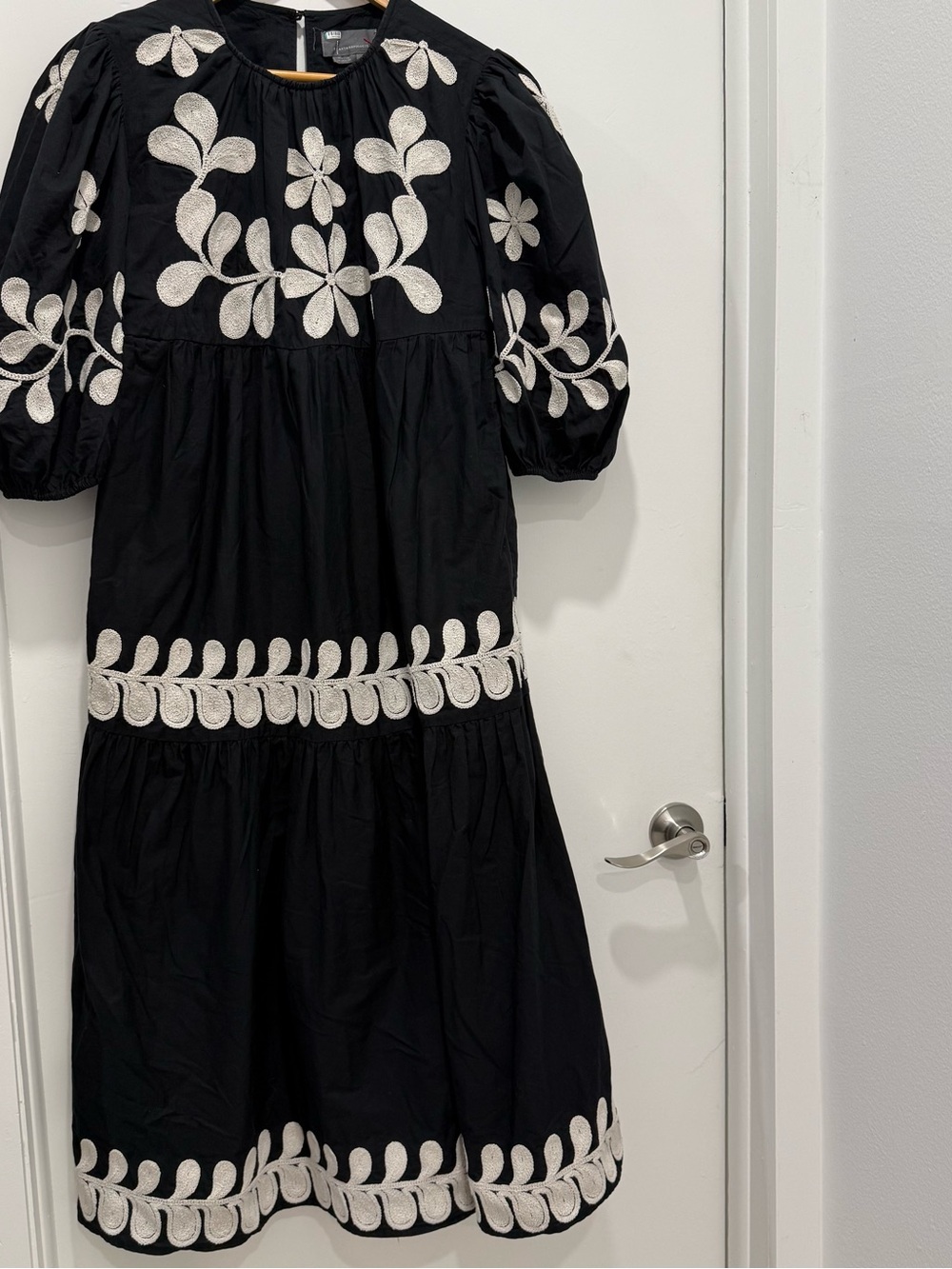 By Anthropologie Black Embroidered Floral Puff Sleeve Midi Dress XS